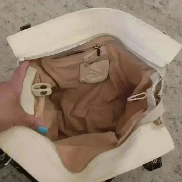 Cavalcanti Cream and Brown Leather Purse - Picture 9 of 16